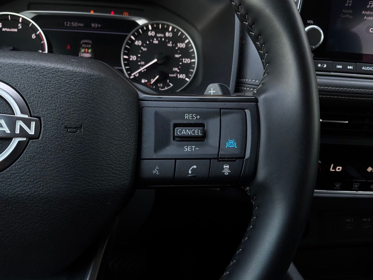 Used 2025 Nissan Rogue SV FWD image 34