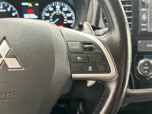 Used 2014 Mitsubishi Outlander GT AWD/4WD image 10