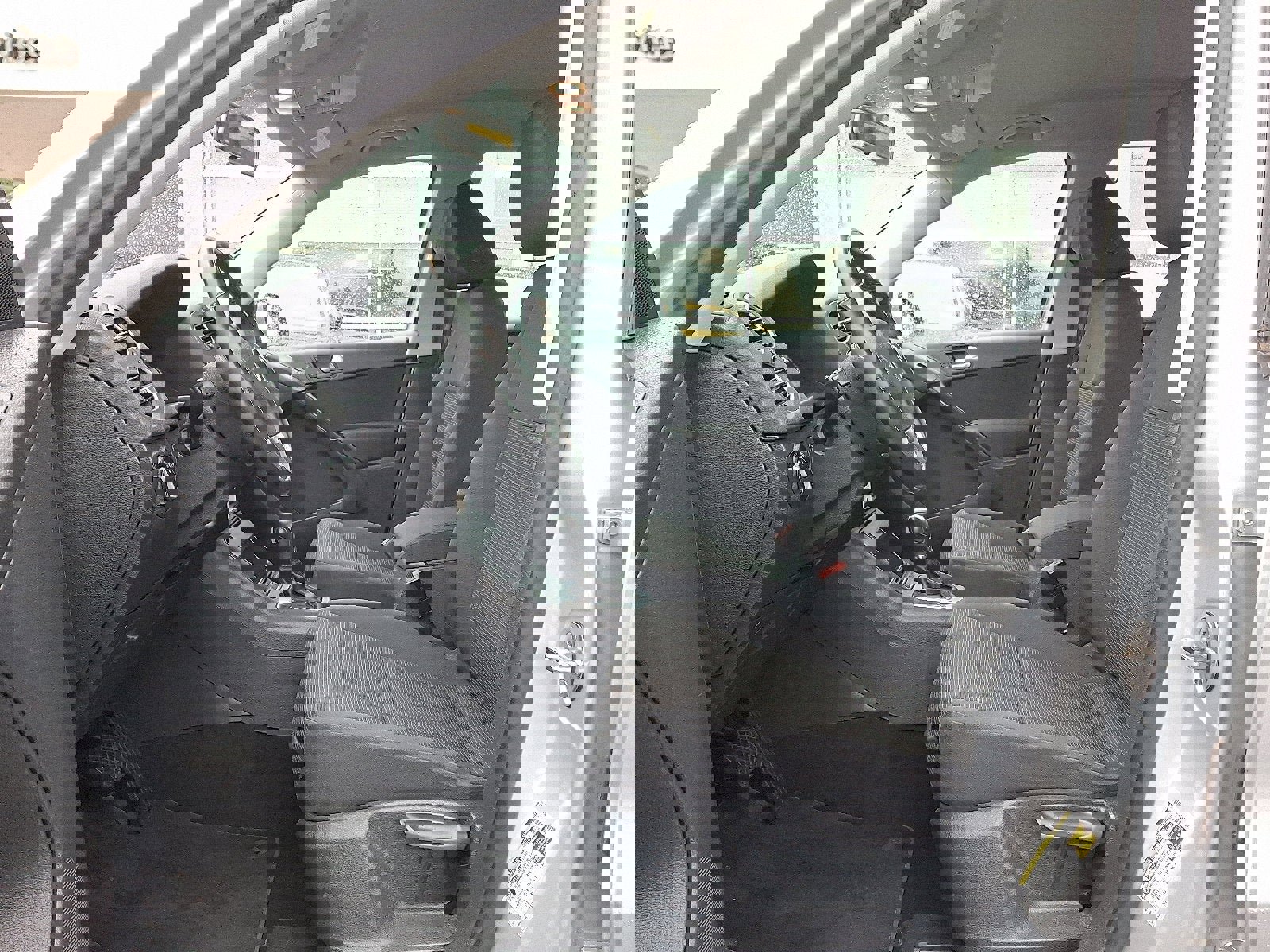 Used 2013 Volkswagen Tiguan S image 13