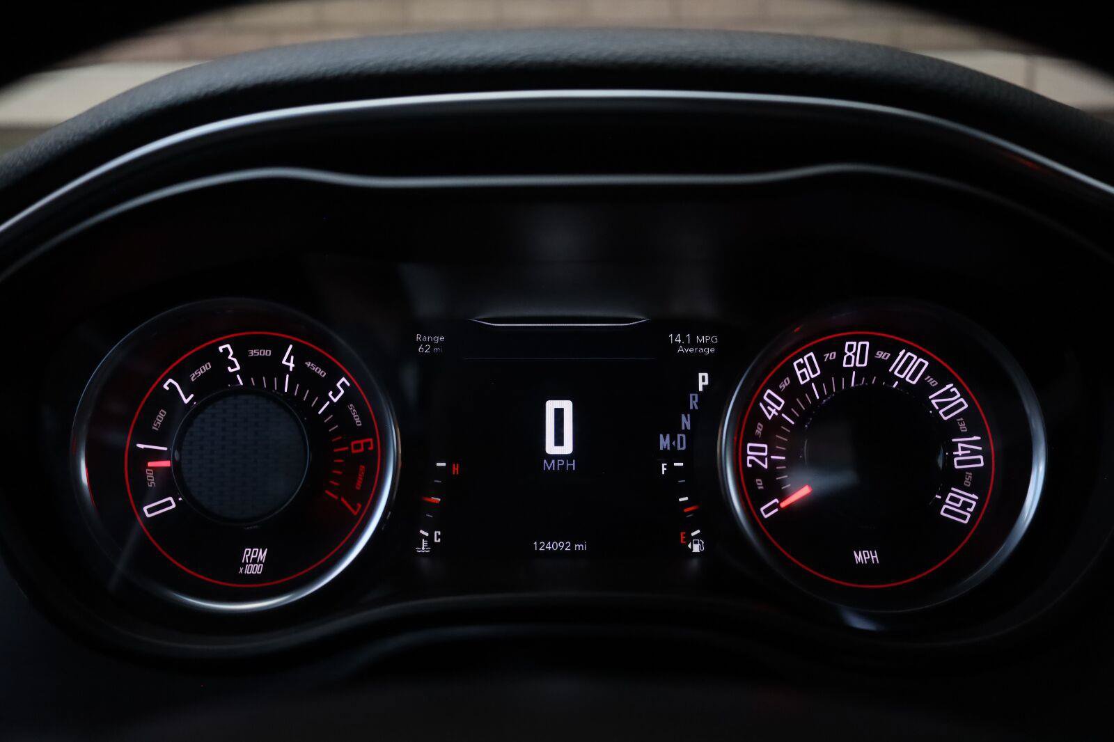 Used 2017 Dodge Challenger R/T RWD image 39