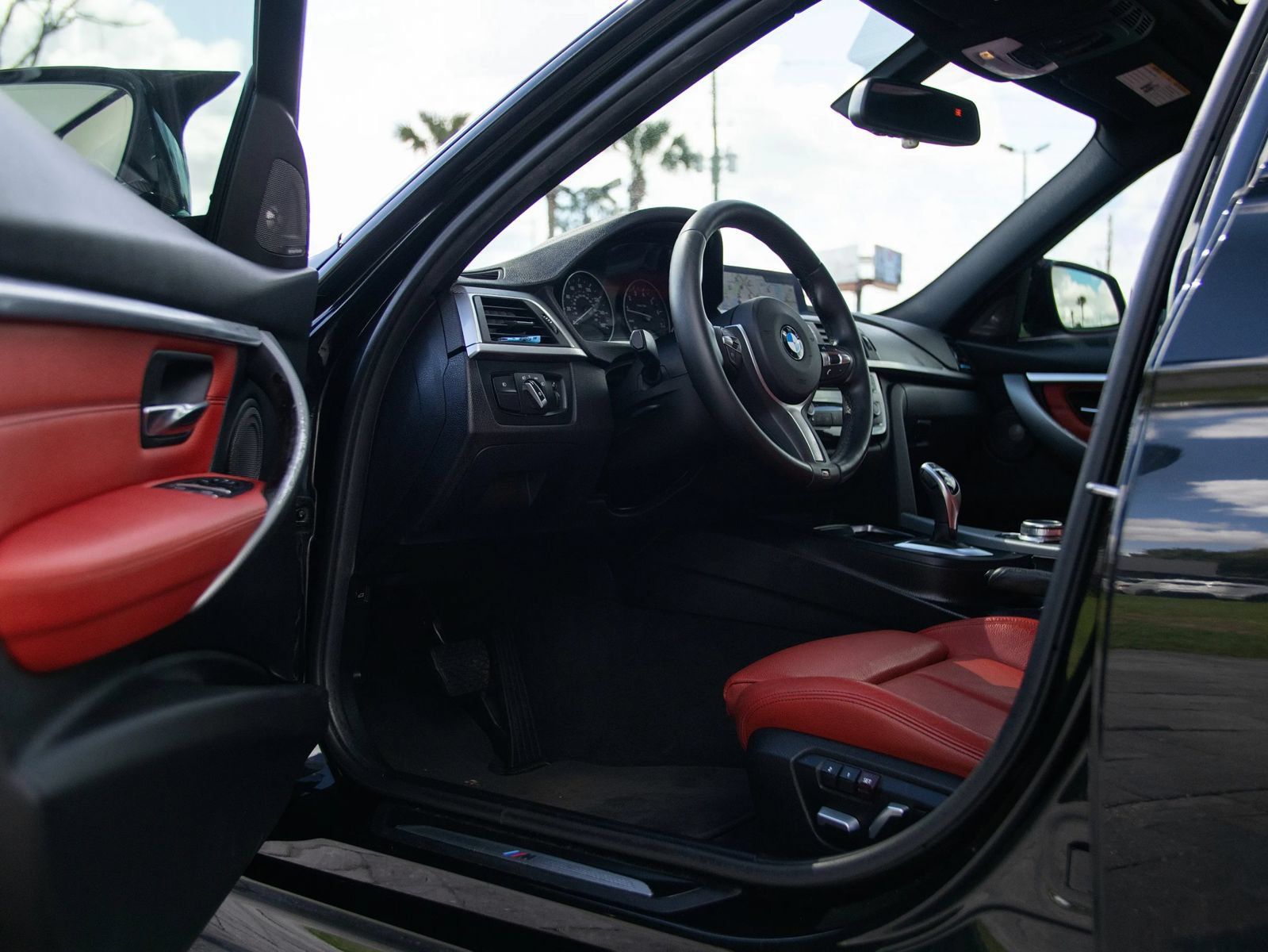 Used 2018 BMW 340i Sedan w/ Premium Package RWD image 17