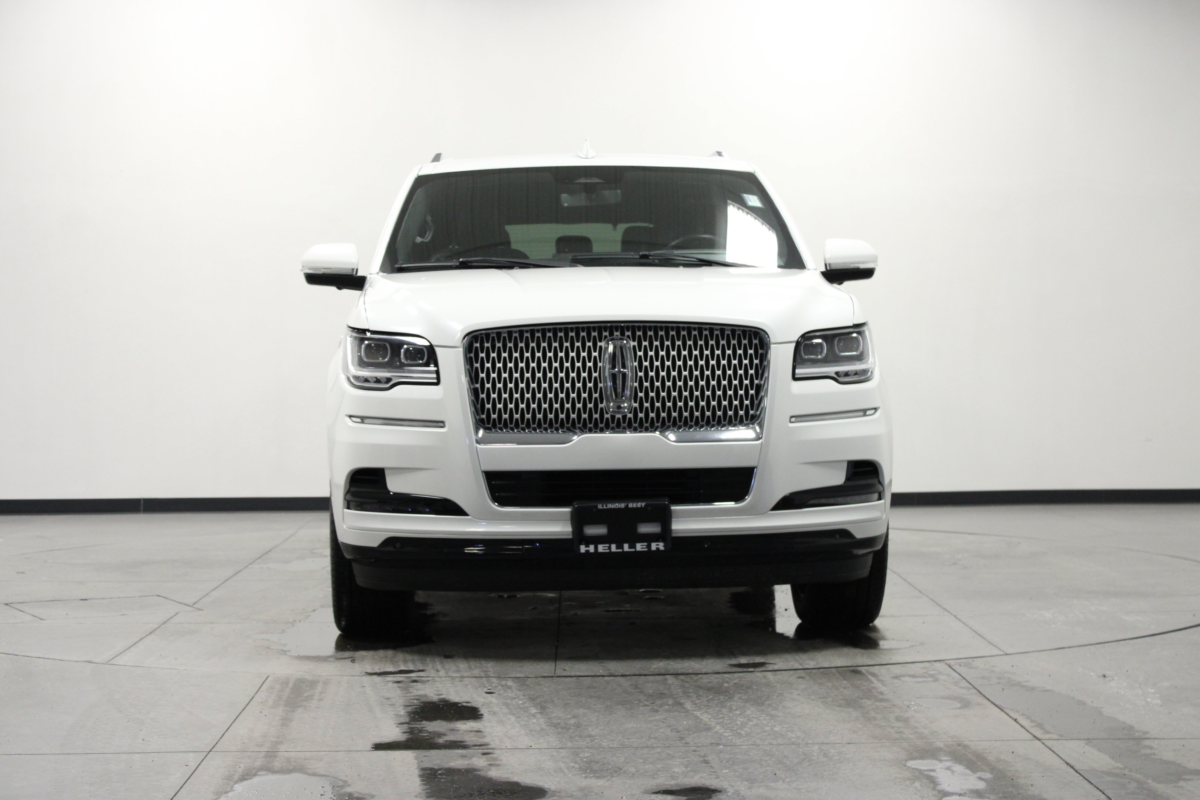 Used 2023 Lincoln Navigator Reserve AWD/4WD image 9