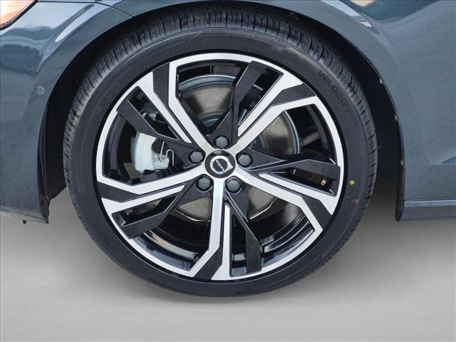 Used 2023 Volvo S60 B5 Plus AWD/4WD image 23
