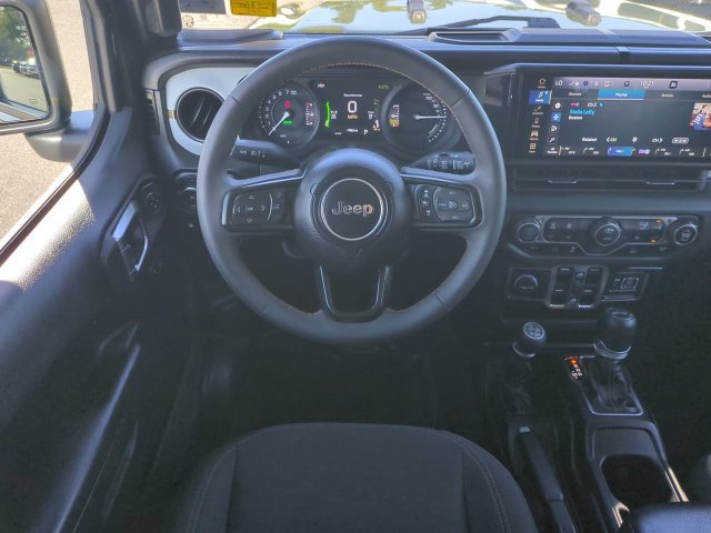 Used 2024 Jeep Wrangler Unlimited w/ Convenience Group AWD/4WD image 16