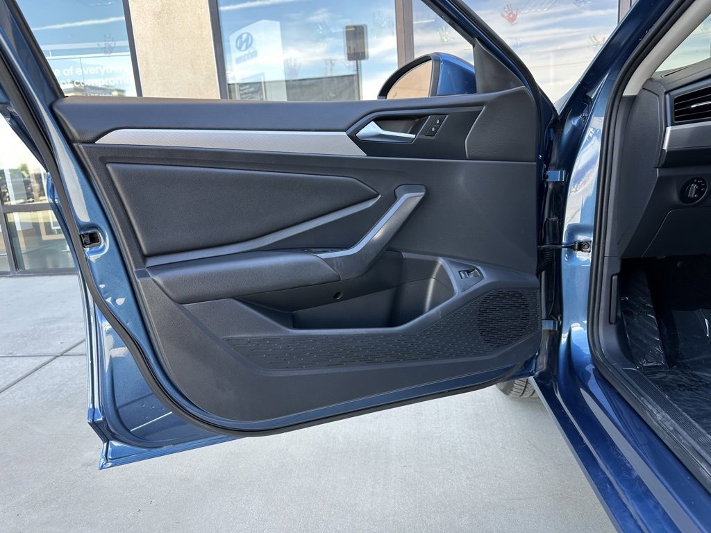 Used 2020 Volkswagen Jetta SE image 12