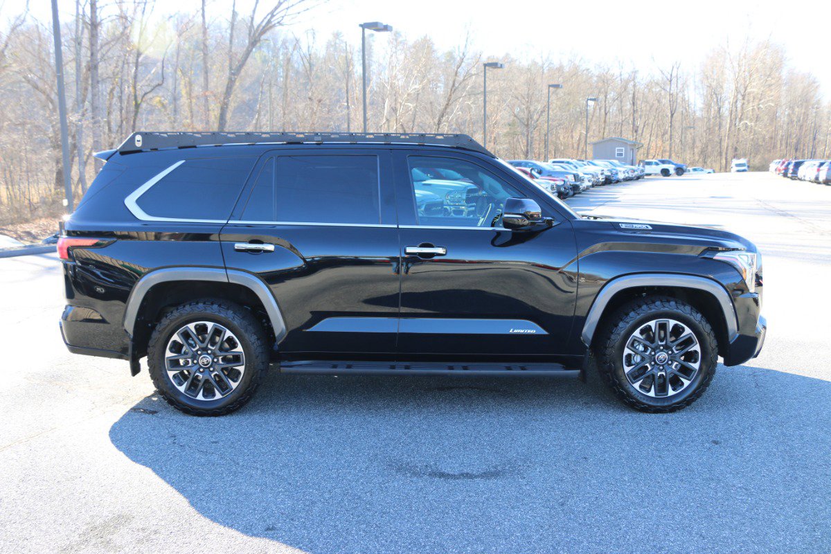 Used 2023 Toyota Sequoia Limited image 9