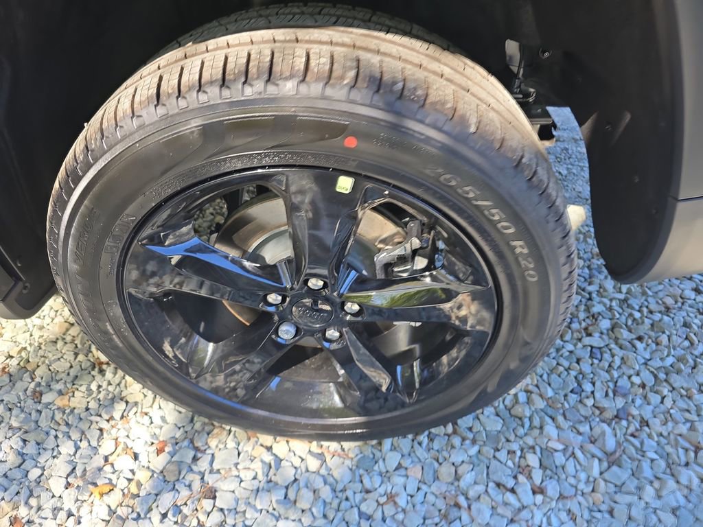 New 2025 Jeep Grand Cherokee L Limited w/ Black Appearance Package image 35