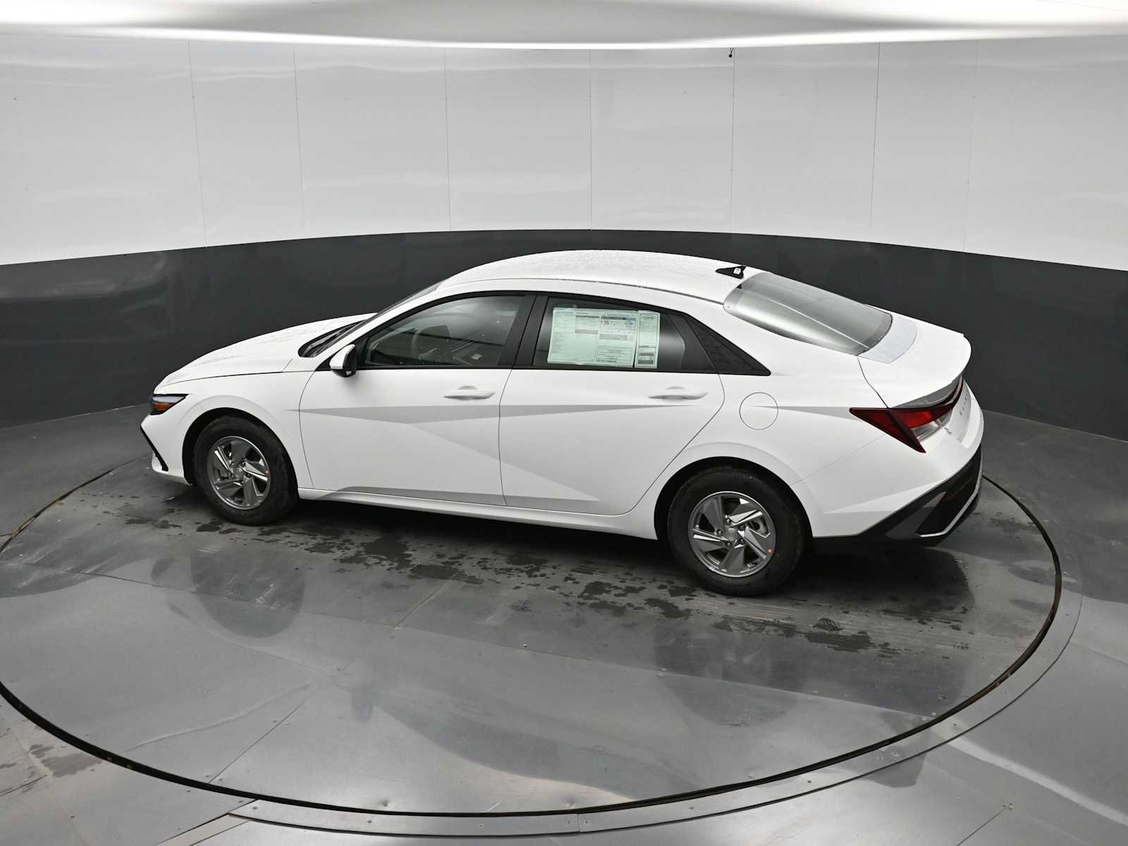 New 2026 Hyundai Elantra SE FWD image 28