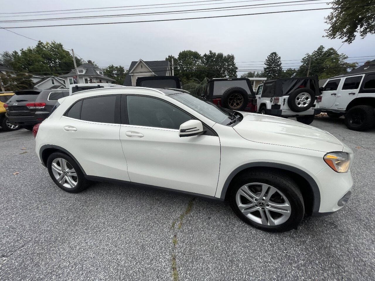 Used 2018 Mercedes-Benz GLA 250 4MATIC image 5