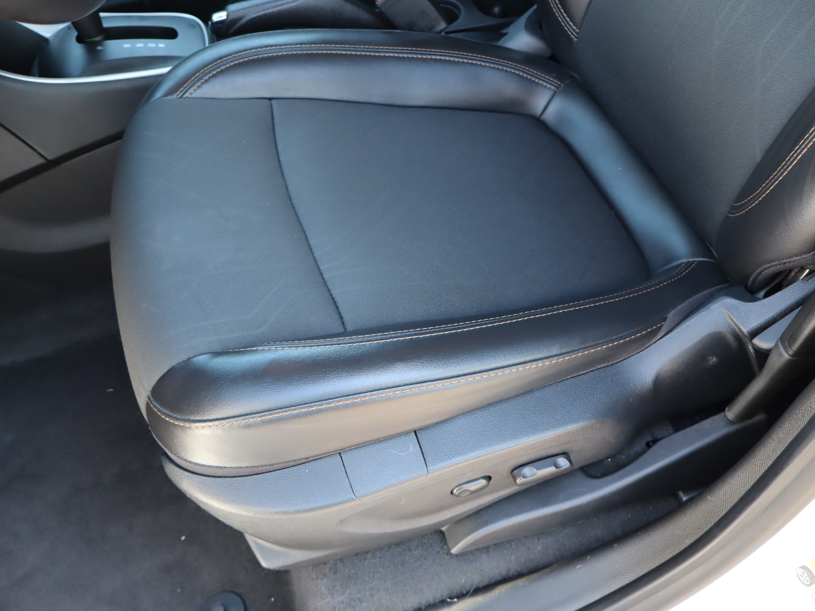 Used 2018 Chevrolet Trax LT w/ LT Convenience Package image 17