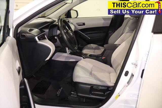 Used 2025 Toyota Corolla Cross L FWD image 21