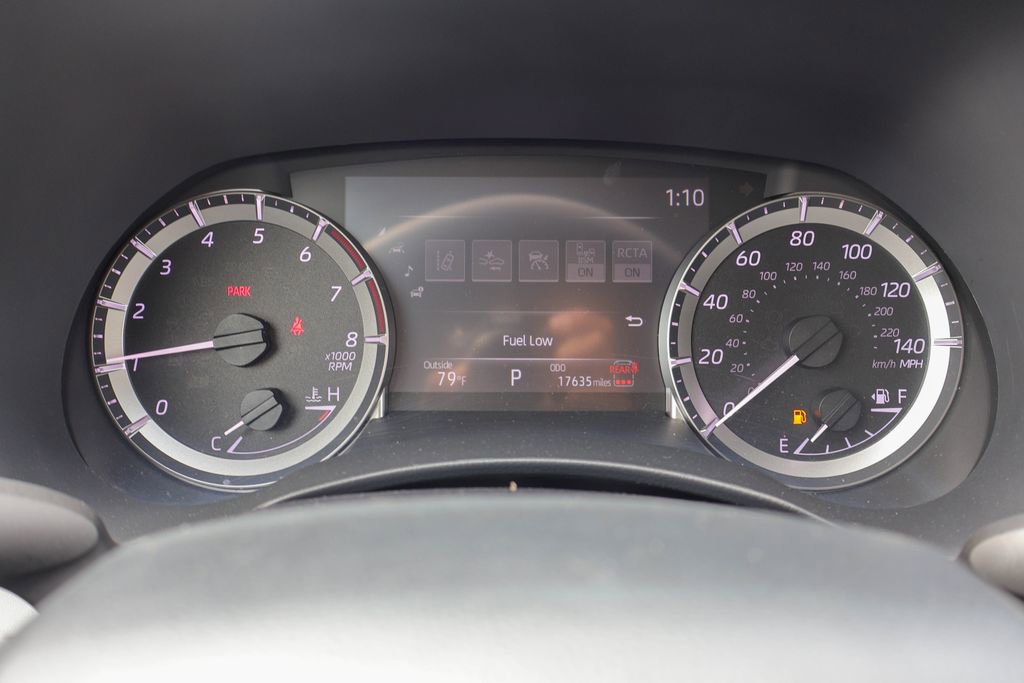 Used 2024 Toyota Highlander XLE image 13