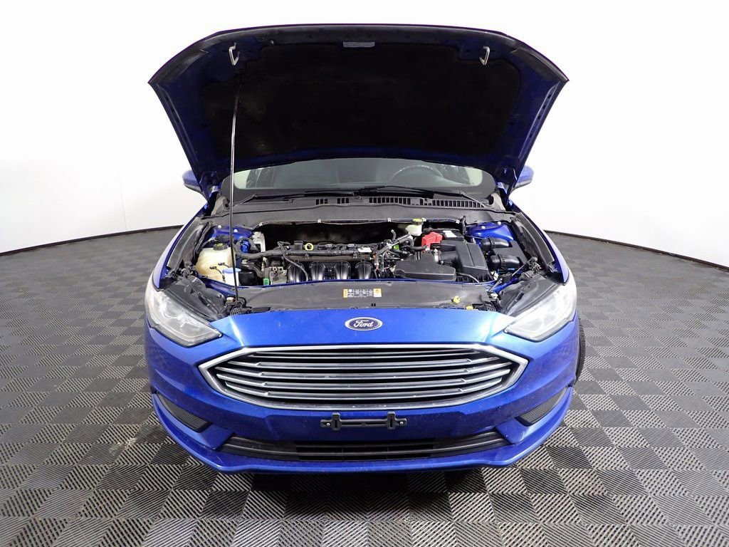 Used 2018 Ford Fusion SE image 4