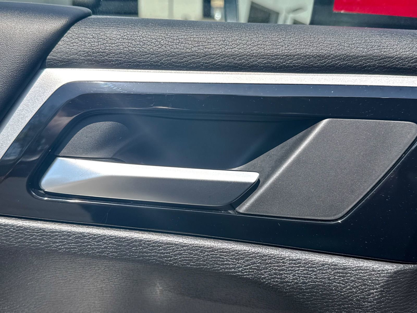 Used 2025 Mitsubishi Outlander SE image 18