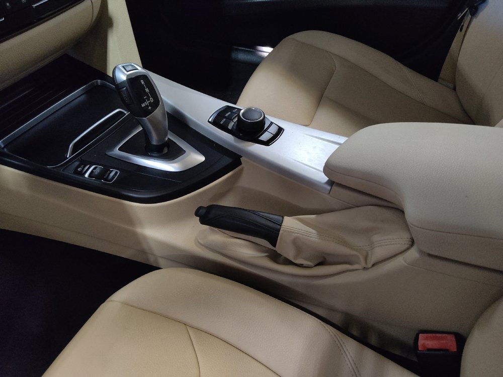 Used 2018 BMW 320i Sedan w/ Convenience Package RWD image 26