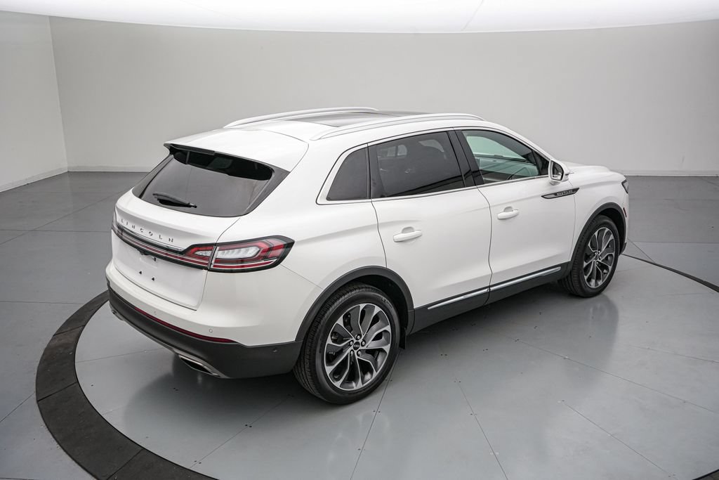 Used 2023 Lincoln Nautilus Reserve w/ Equipment Group 201A FWD image 4