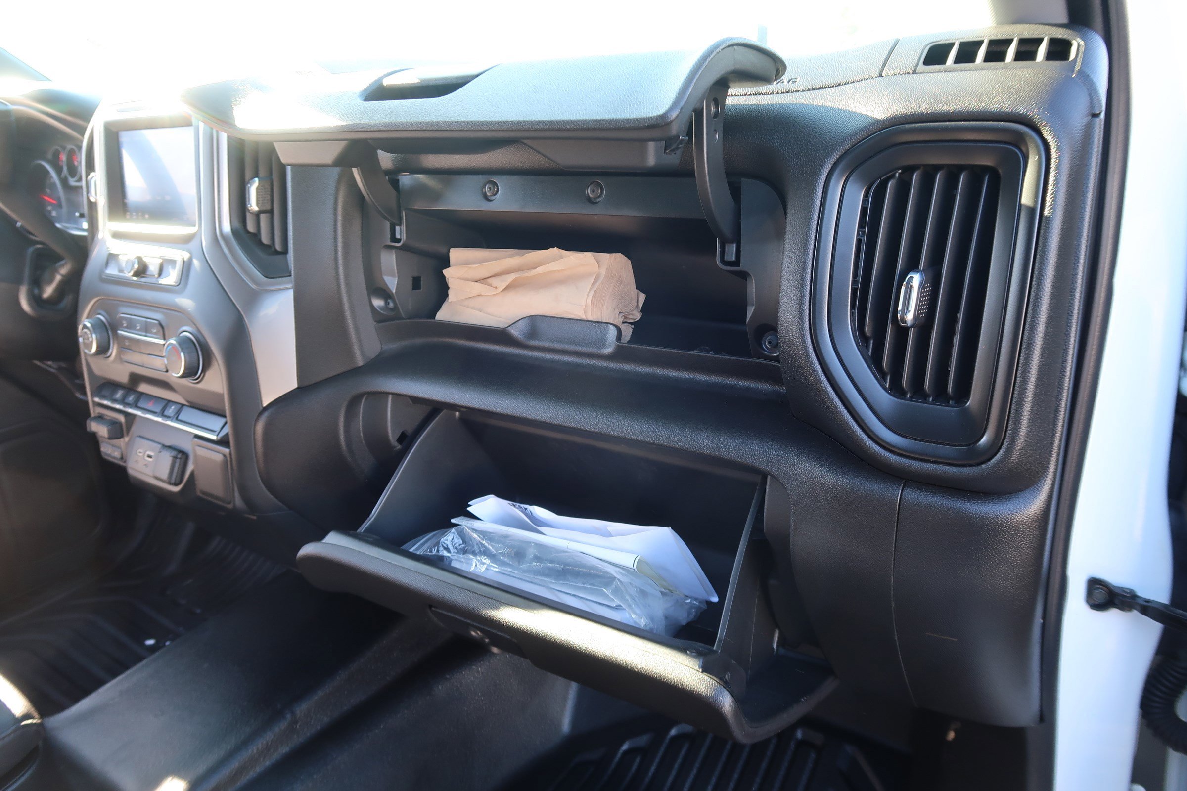 Used 2024 Chevrolet Silverado 3500 W/T image 40