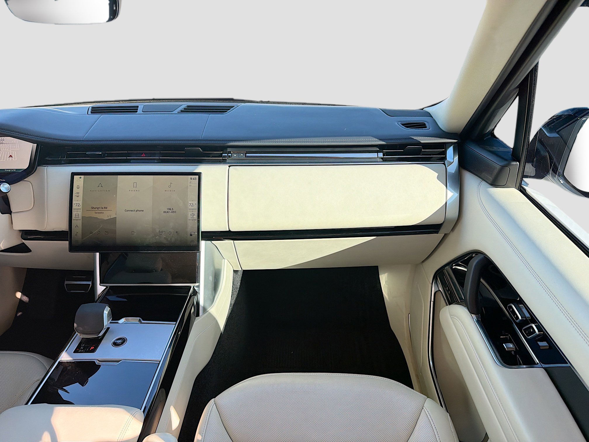 Used 2024 Land Rover Range Rover Long Wheelbase SE image 19