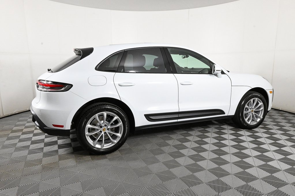 Certified 2025 Porsche Macan image 28
