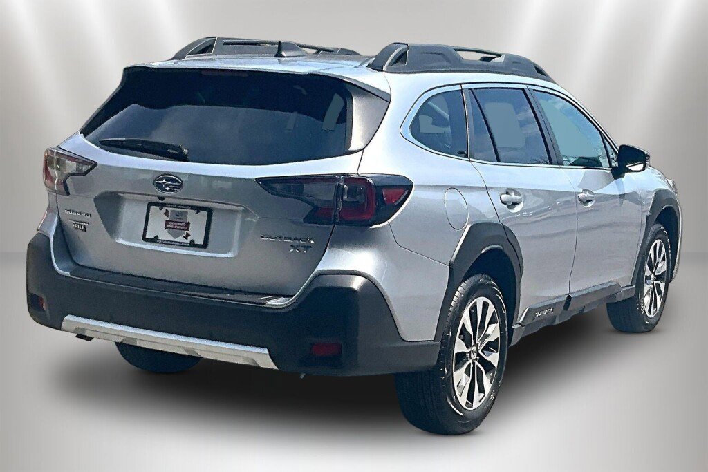Certified 2025 Subaru Outback Limited XT image 5