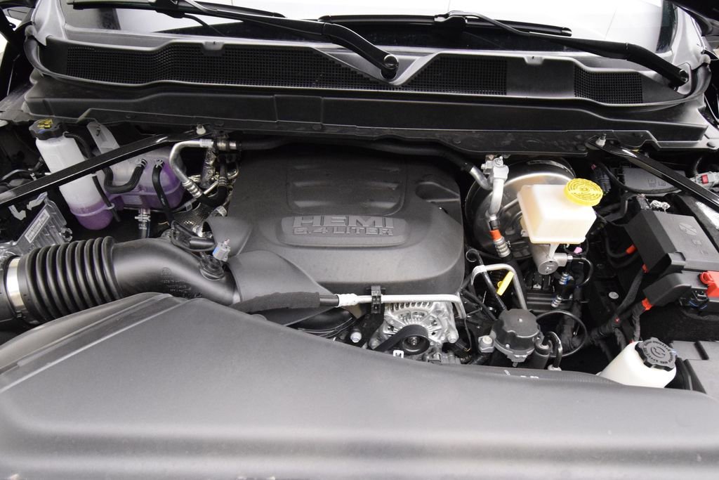 New 2026 RAM 2500 Laramie AWD/4WD image 12