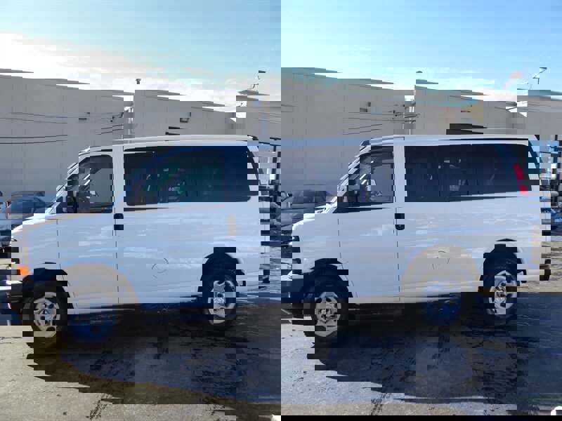 Used 2017 Chevrolet Express 2500 LS image 4