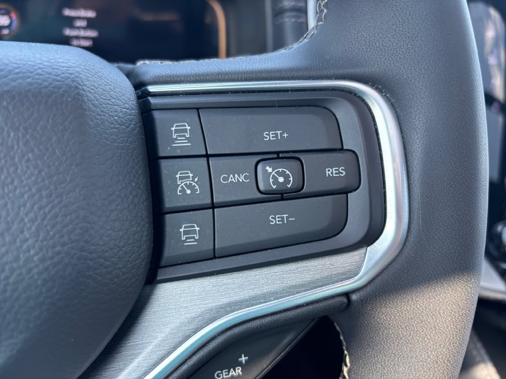 Used 2024 Jeep Wagoneer Series II AWD/4WD image 17