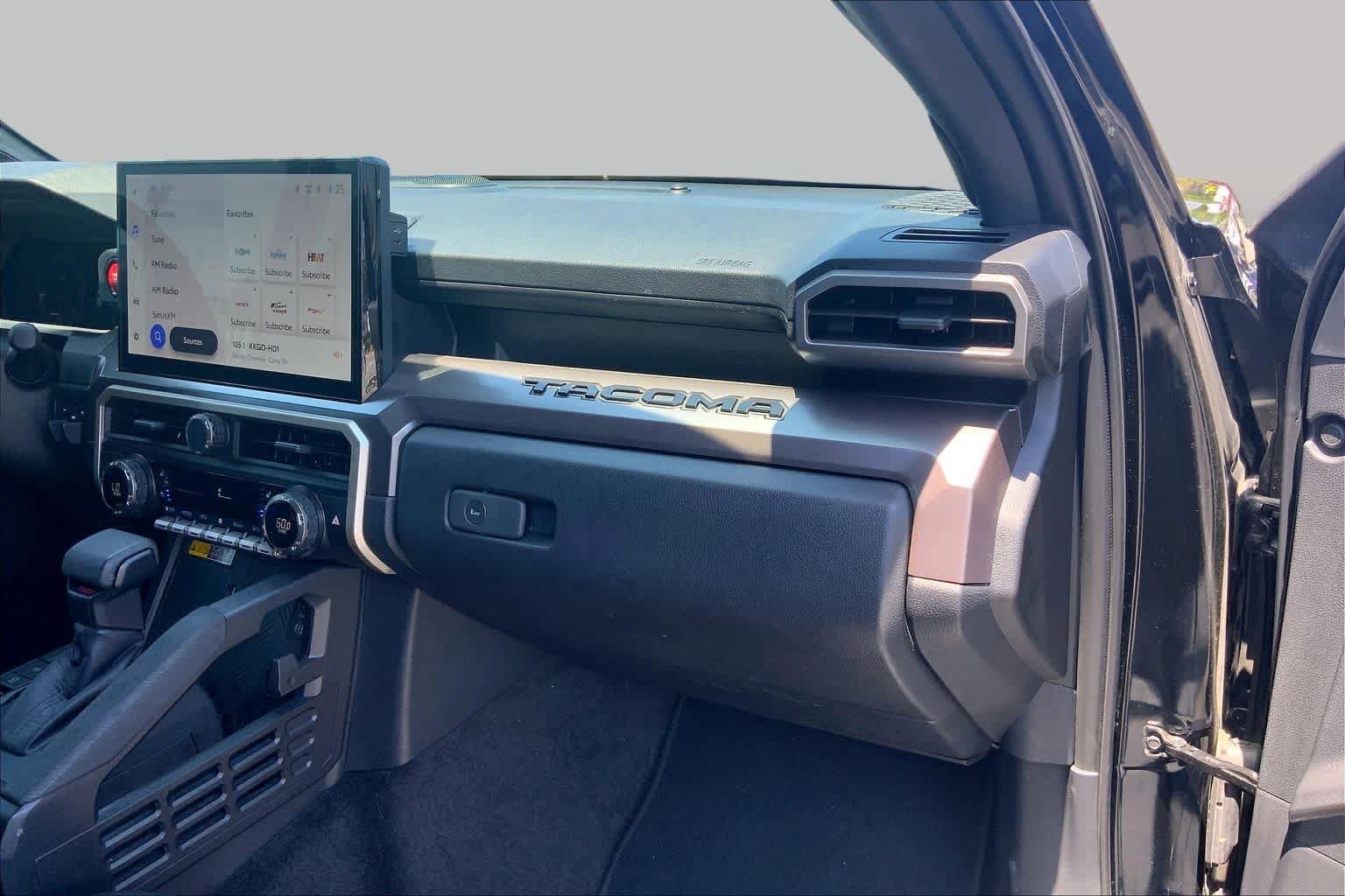 Used 2025 Toyota Tacoma TRD Off-Road w/ TRD Off Road Premium Package AWD/4WD image 18