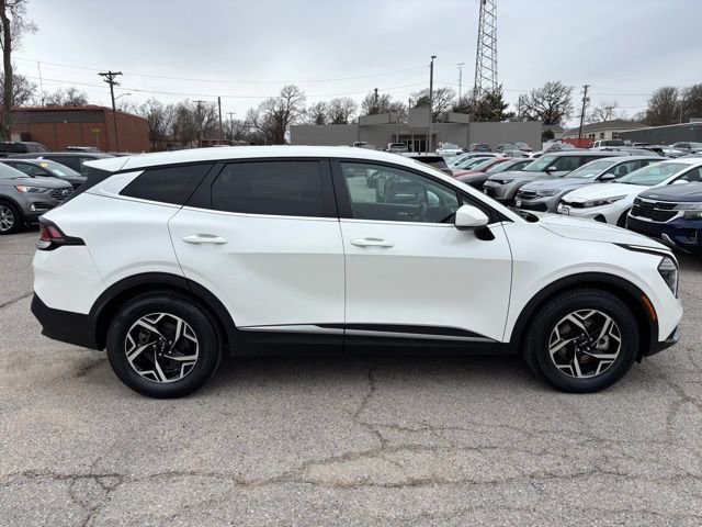 Certified 2024 Kia Sportage LX image 4