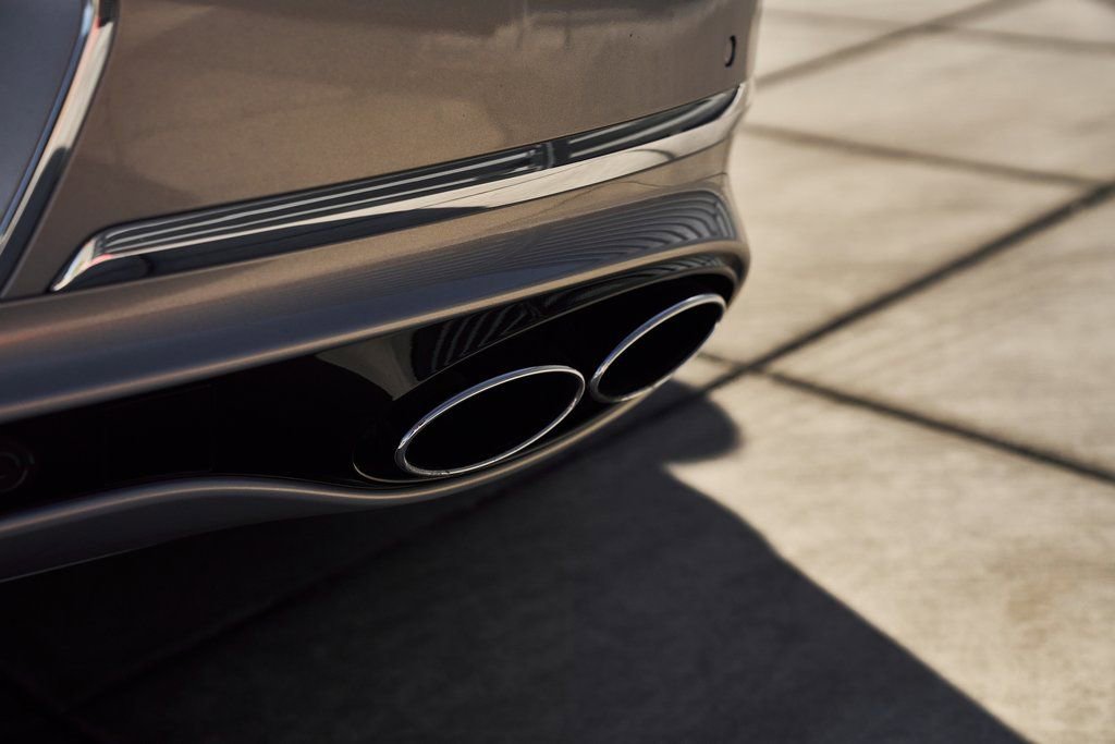 Used 2023 Bentley Continental GT Azure image 14