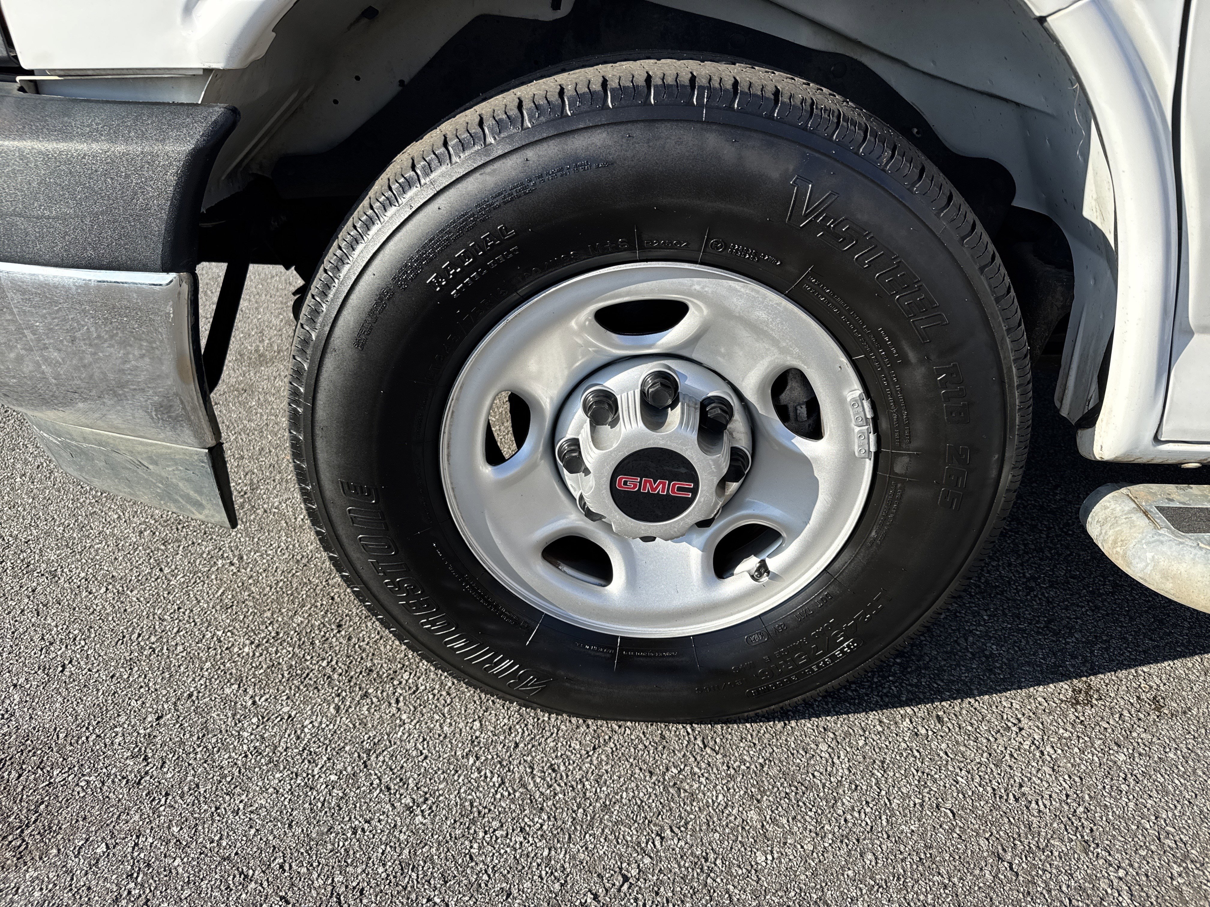 Used 2022 GMC Savana 2500 w/ Driver Convenience Package image 13