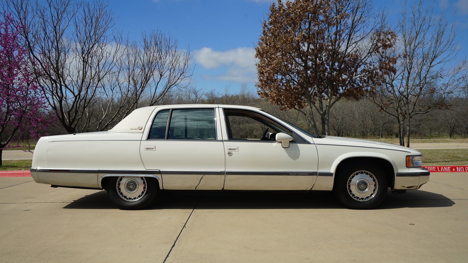 Used 1993 Cadillac Fleetwood Sedan RWD image 18