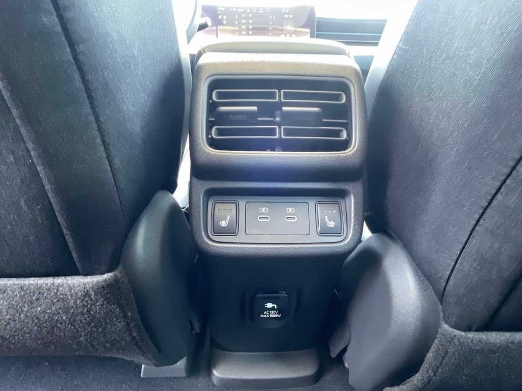 New 2026 Nissan Leaf Platinum+ w/ Floor Mat Package (Platinum+) FWD image 11
