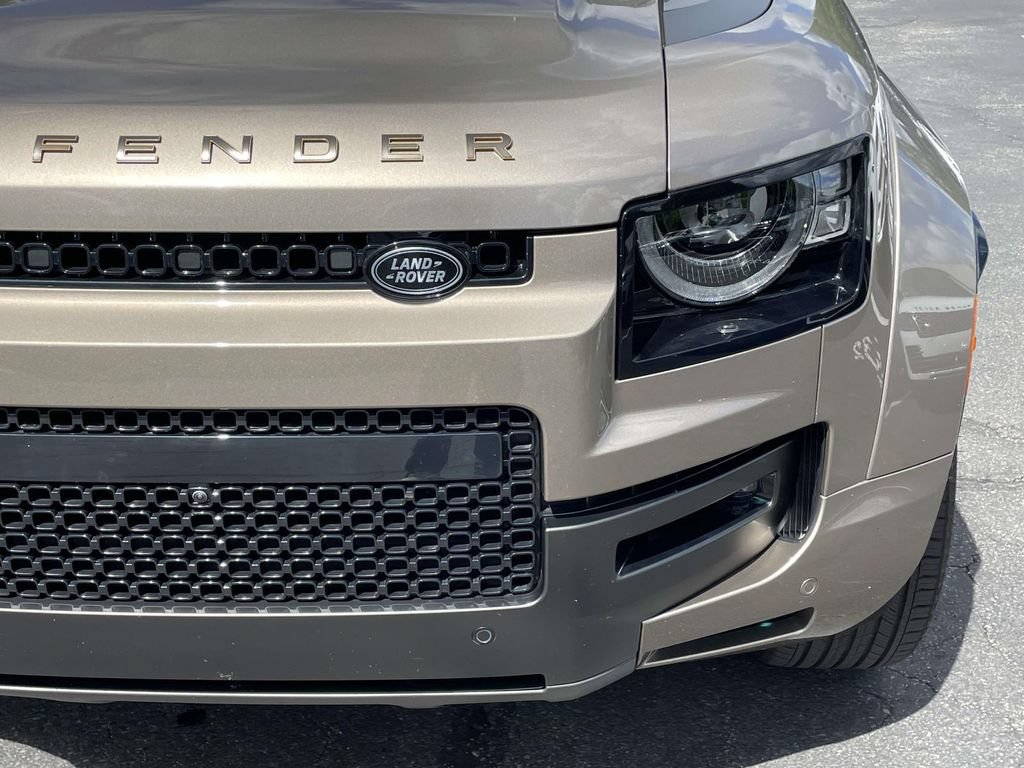 Certified 2025 Land Rover Defender 110 AWD/4WD image 7