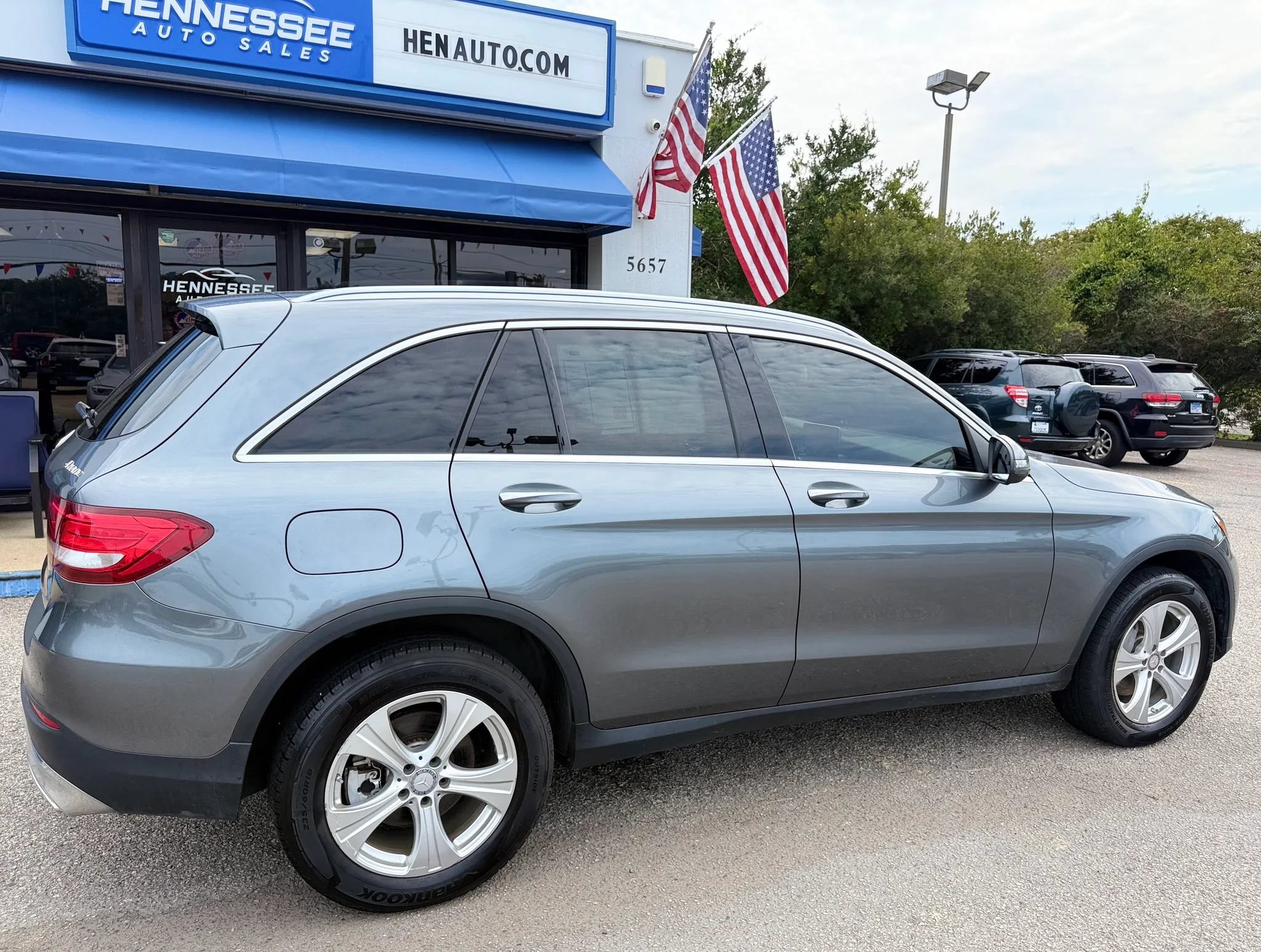 Used 2016 Mercedes-Benz GLC 300 4MATIC w/ Multimedia Package image 8