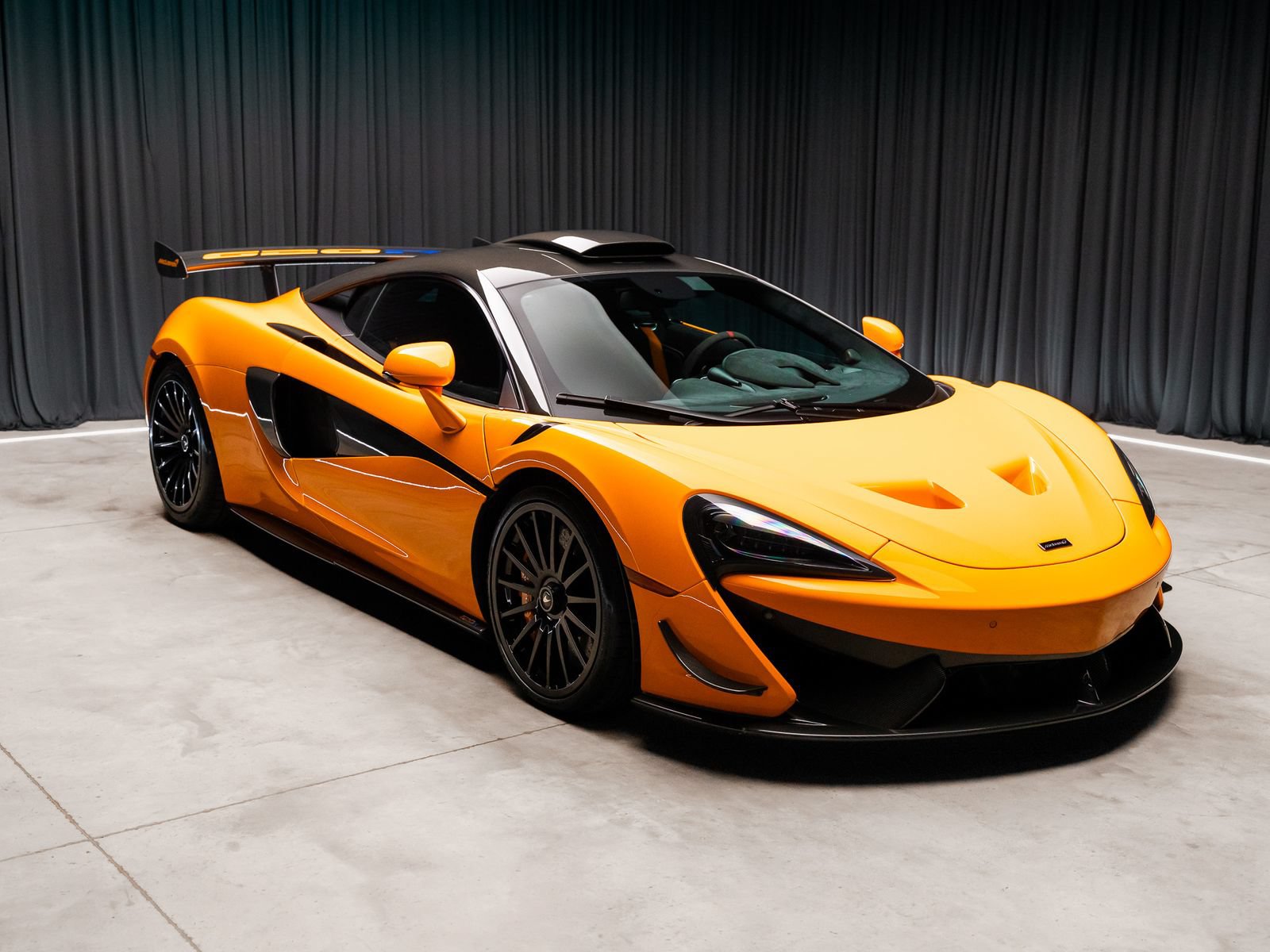 Used 2020 McLaren 620R RWD image 17