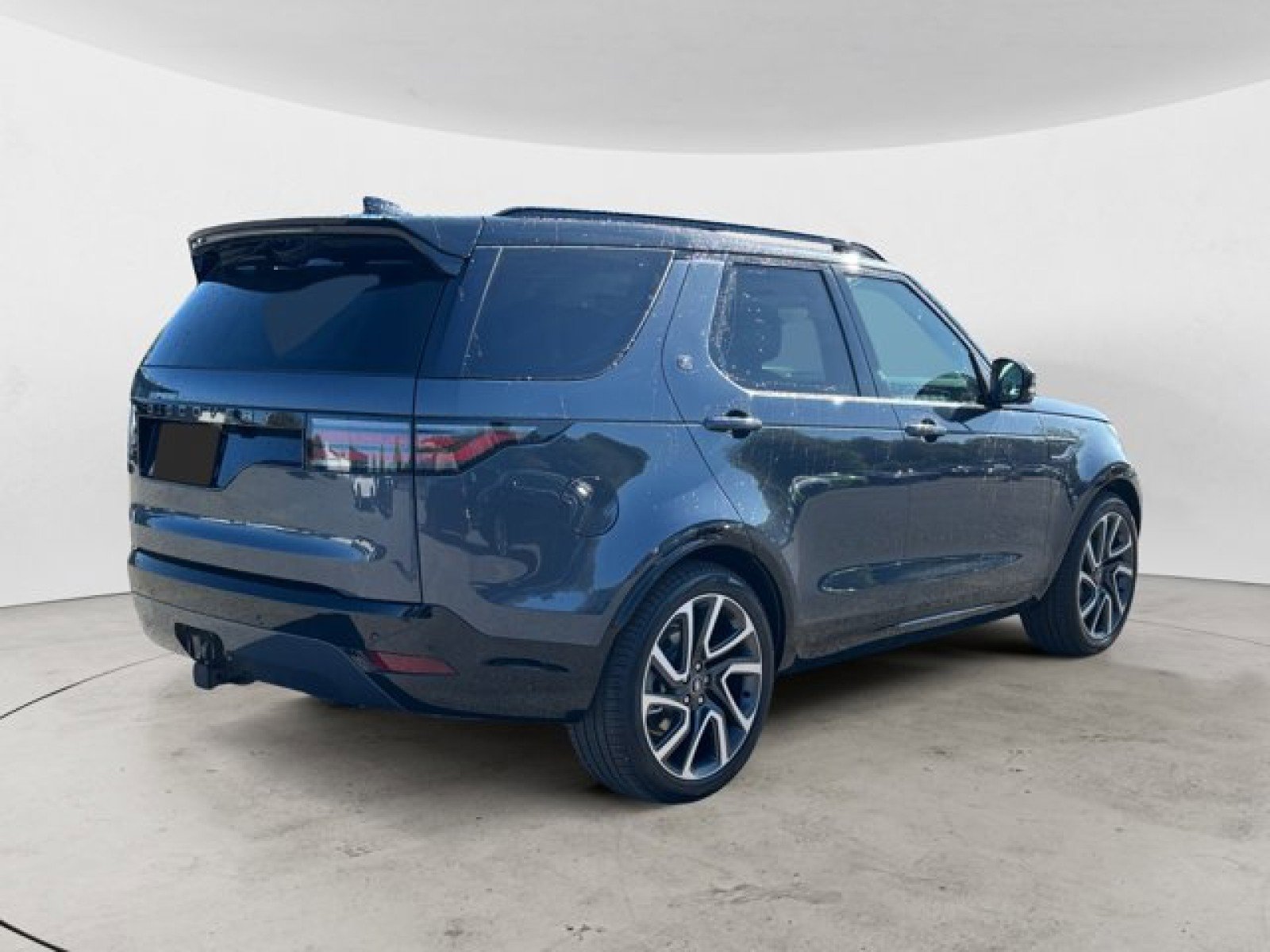 New 2025 Land Rover Discovery Dynamic SE image 4