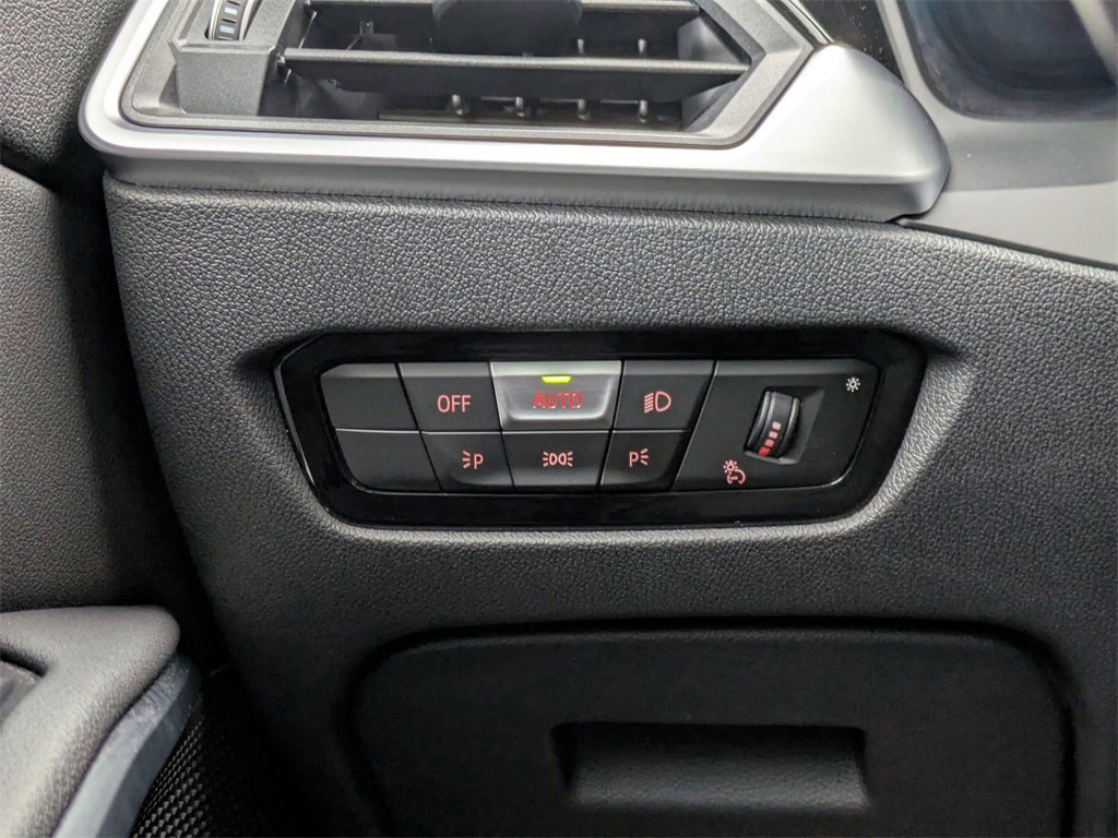 Used 2019 BMW 330i xDrive Sedan w/ Convenience Package image 18