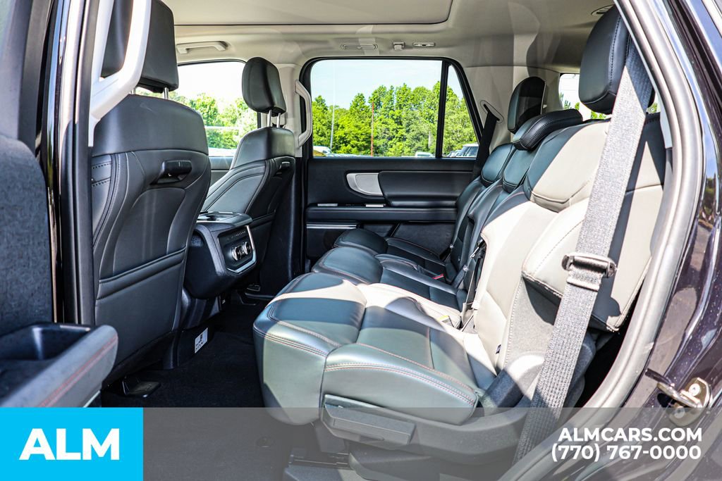 Used 2025 Ford Expedition Active AWD/4WD image 19