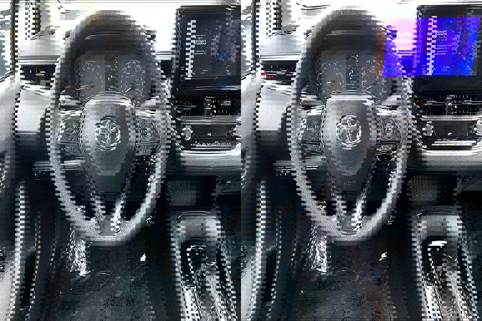 Used 2025 Toyota Corolla LE image 5