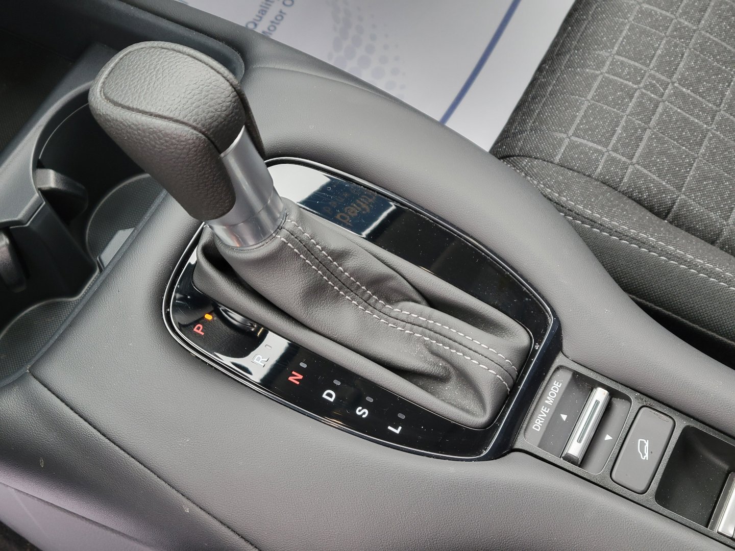 Certified 2025 Honda HR-V LX image 28