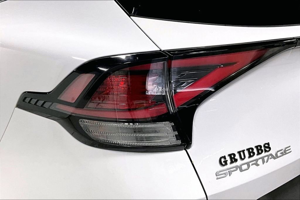 Used 2024 Kia Sportage EX image 39