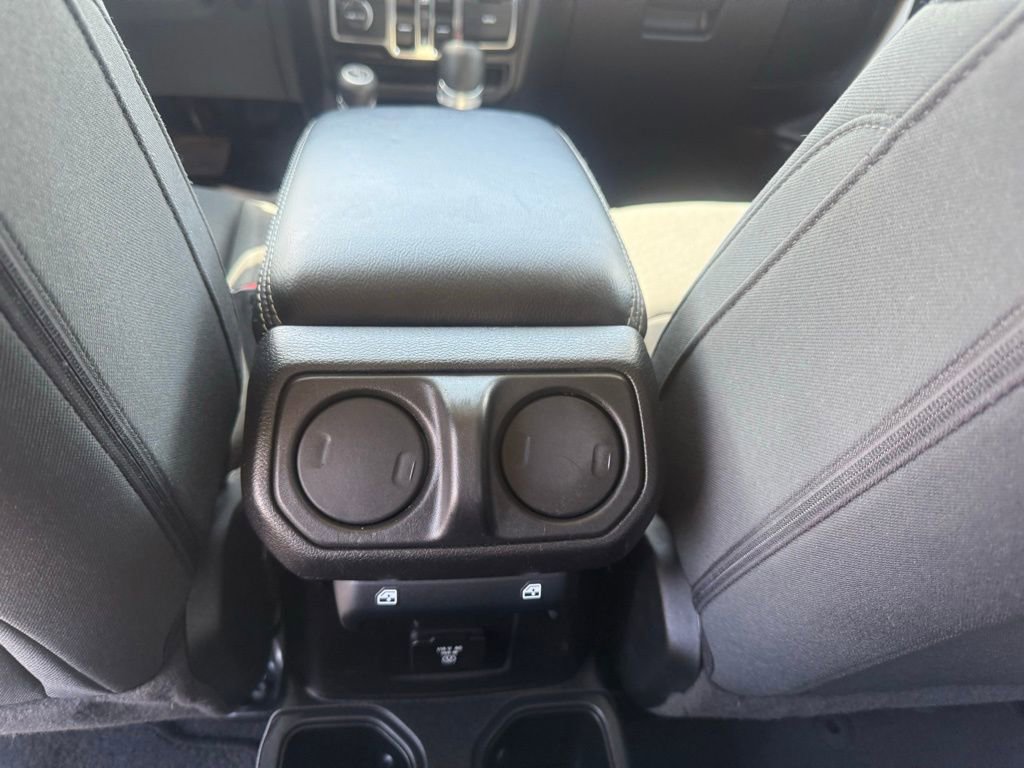 Used 2021 Jeep Wrangler Unlimited Sahara AWD/4WD image 37