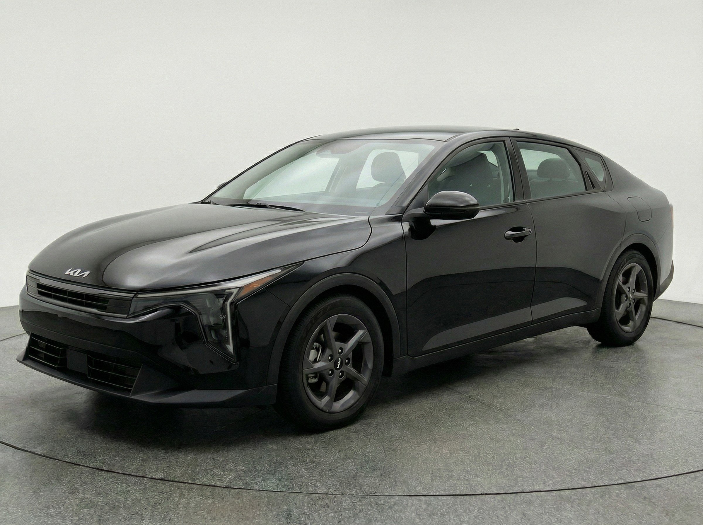 Used 2025 Kia K4 LXS image 3