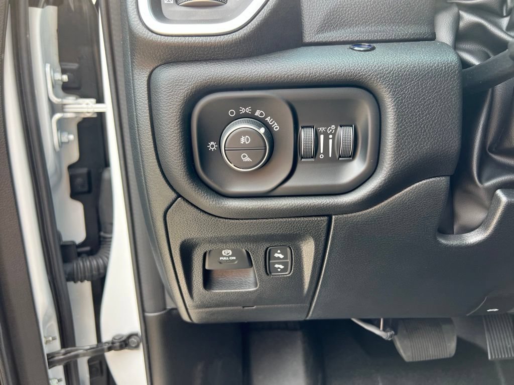 Used 2025 RAM 1500 Big Horn AWD/4WD image 37