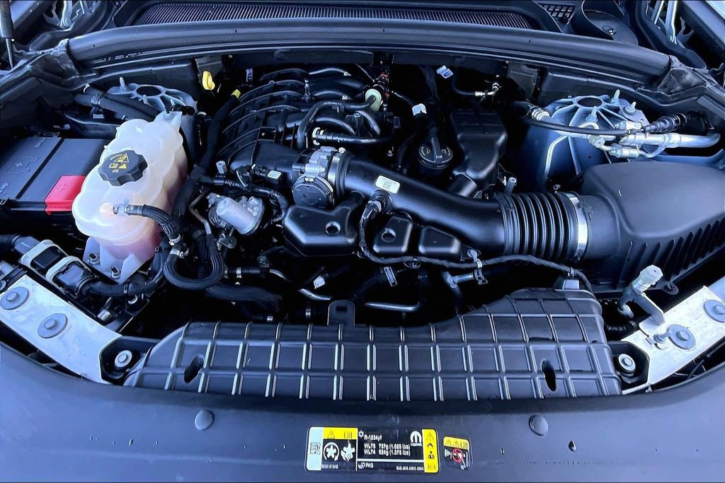 Used 2024 Jeep Grand Cherokee L Limited w/ Luxury Tech Group II image 10