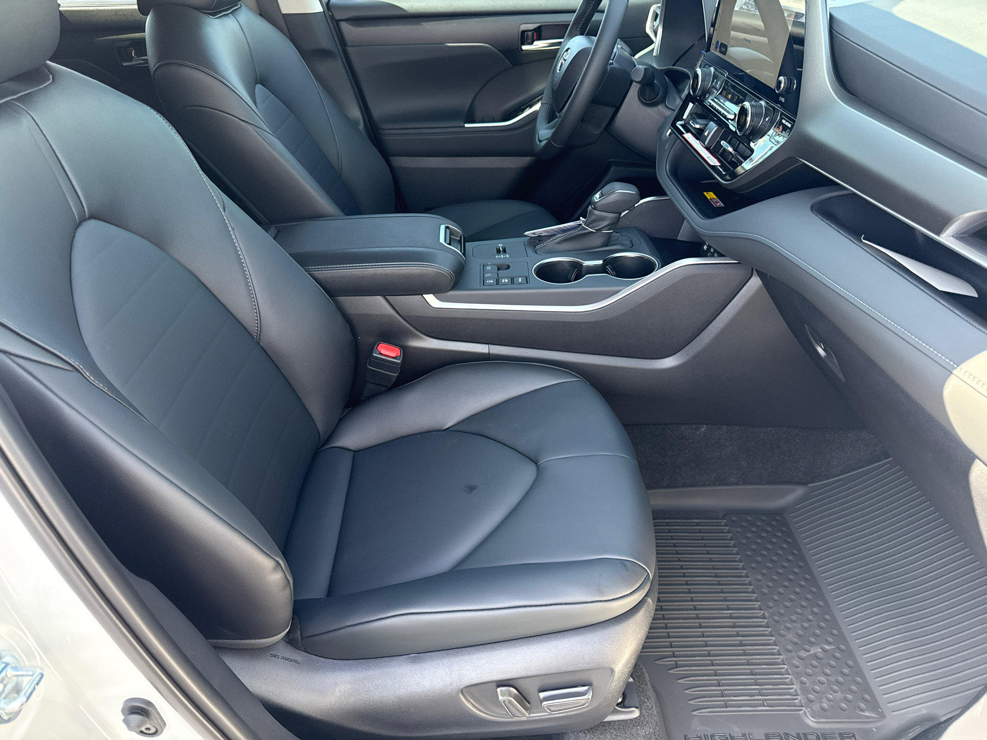 Certified 2026 Toyota Highlander XLE image 15