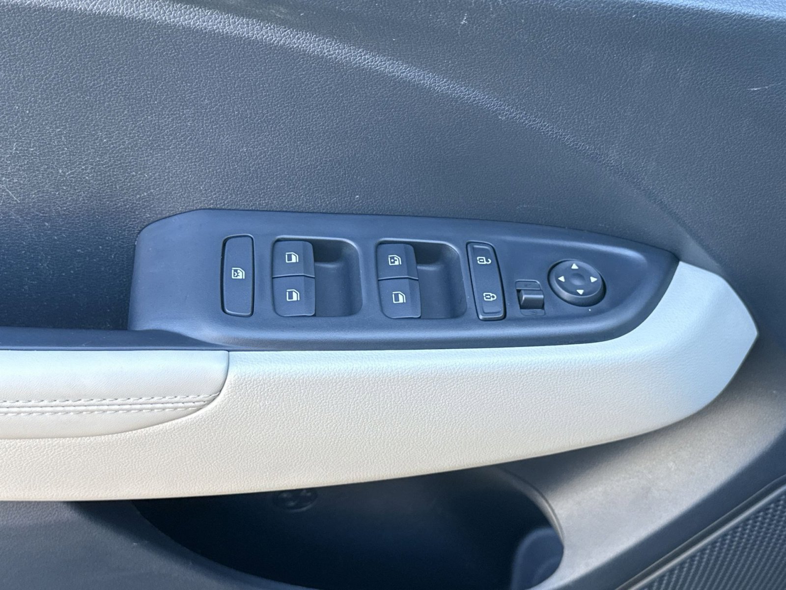 Certified 2023 Hyundai Venue Limited image 15