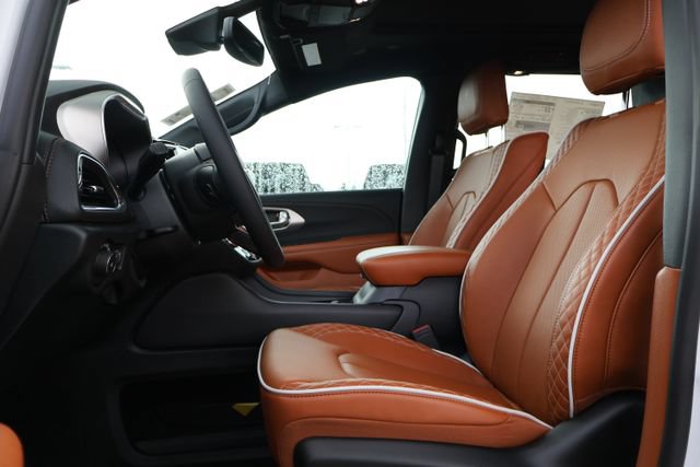 New 2026 Chrysler Pacifica Pinnacle FWD image 12