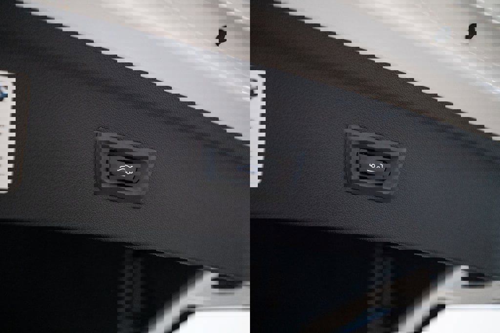 Used 2023 BMW iX xDrive50 w/ Ultimate Package 2 image 38